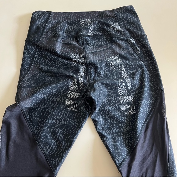 Printed Under Armour Compression Leggings Grey and White - Picture 5 of 7